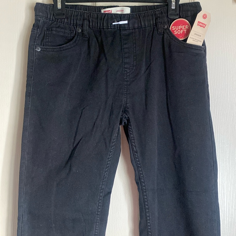 Levi’s Boys joggers size XL NWT
